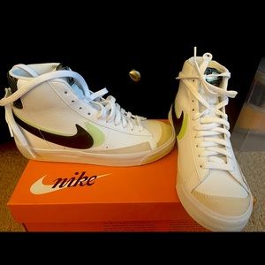 Brand New Blazer Mid 77 SE Sneakers